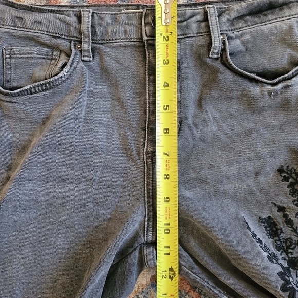 We The Free Embroidered‎ Floral Denim Pants Raw Hem Gray / Black Size 27 Jeans - Picture 15 of 16